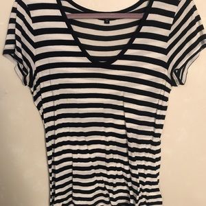 Gap navy and white striped T-shirt